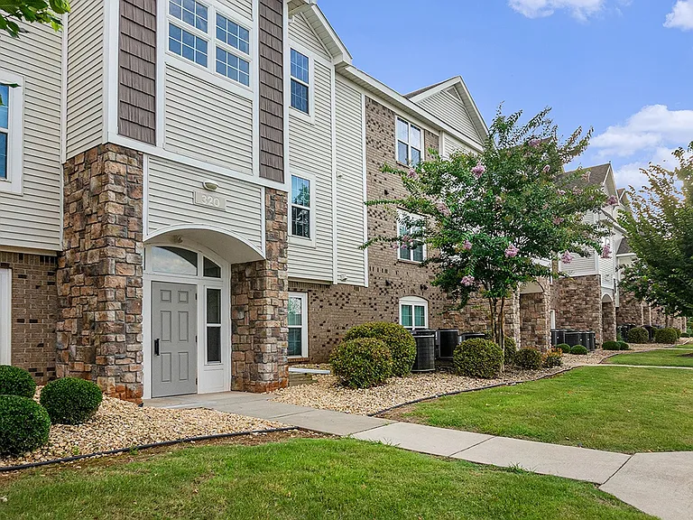 Limestone Creek Apartment Homes — Photo 41