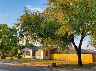 300 S Tyler St, Mcgregor, TX 76657