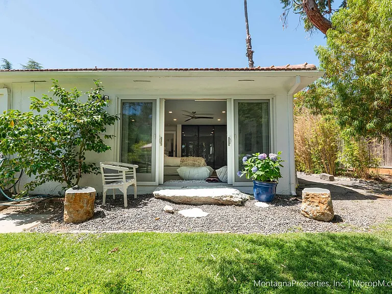16911 Kennedy Rd — Photo 38
