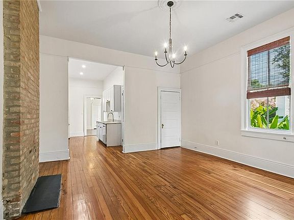 4th image of 828 Valmont St #828