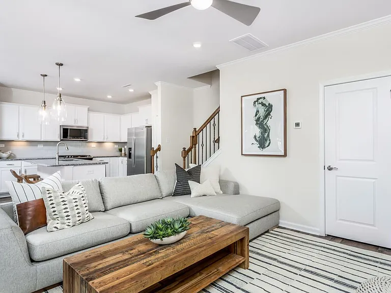 319 Villanova Dr — Photo 12