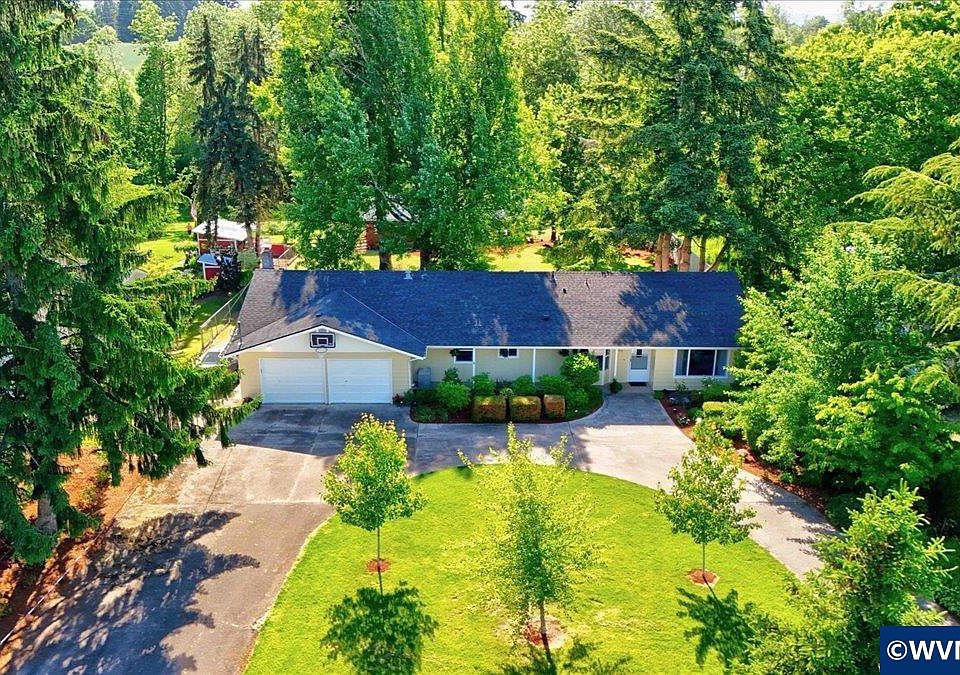 1st image of 405 Fir Knoll Ln NE