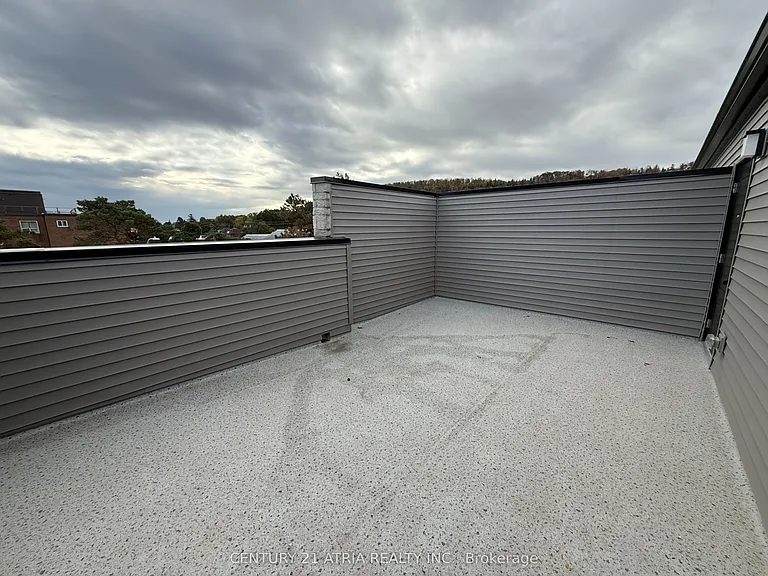 2 Slessor Blvd #11 — Photo 21