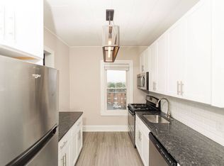 13 Arnoldale Rd #12, West Hartford, CT 06119