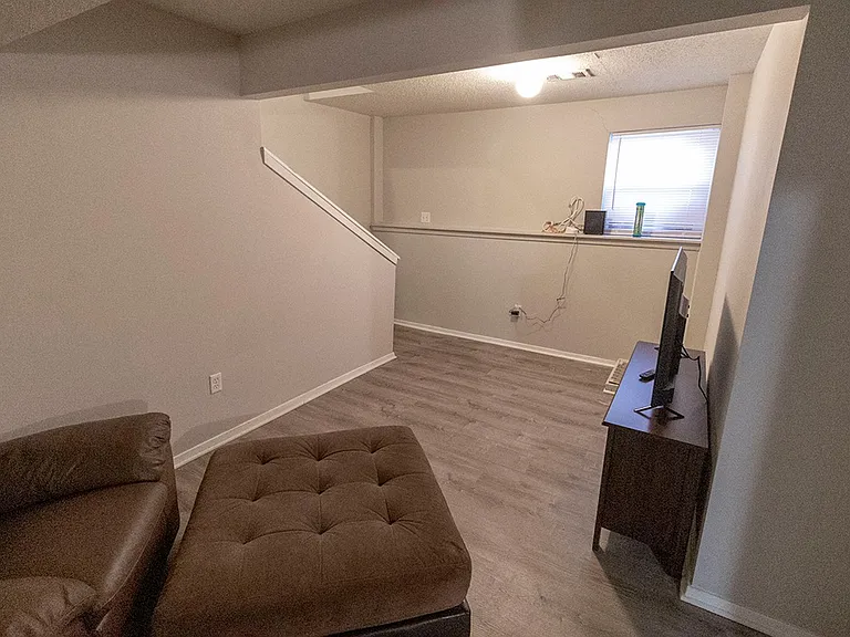 204 Wheaton Ct — Photo 19