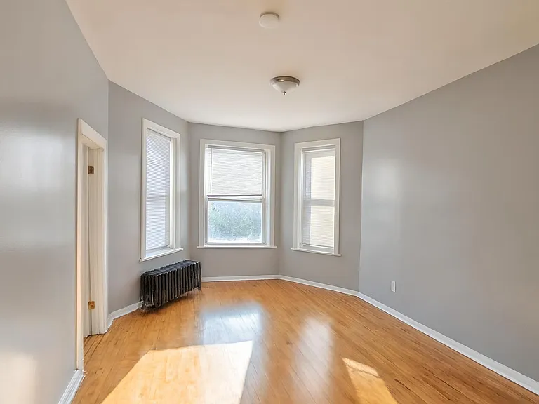 1215 S Homan Ave #3F — Photo 4