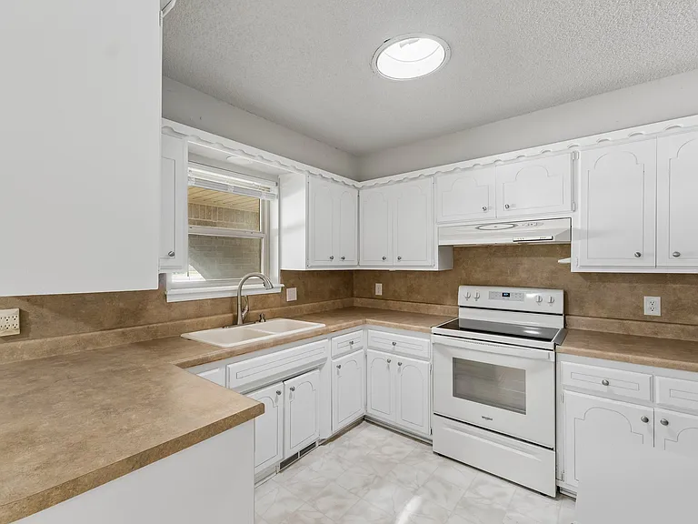 101 Oakside Dr — Photo 4