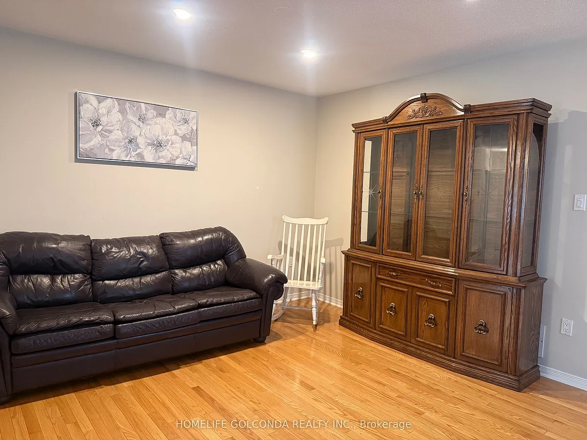 Building Photo - 74 Rideau Dr