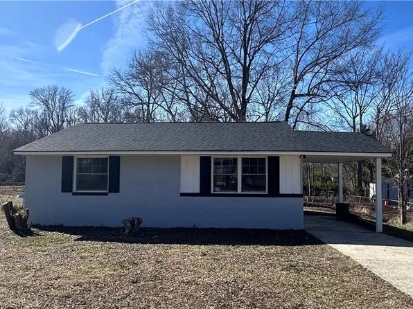 2314 Acorn Rd, Greensboro, NC 27406