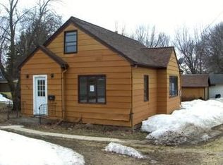 102 Independence Ave S, Clarks Grove, MN 56016