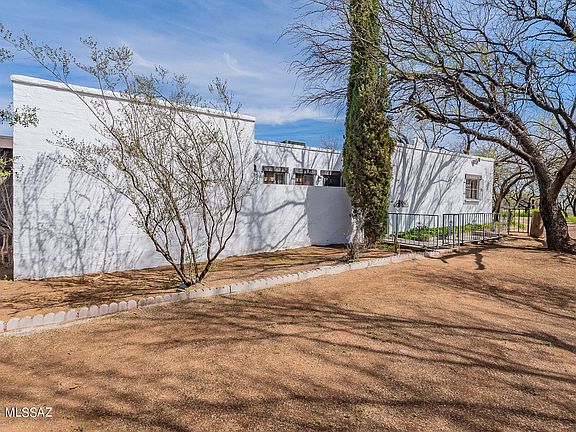 3rd image of 4501 W Tumacacori Dr