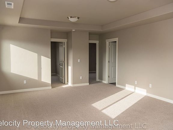 5th image of 61093 SE Sydney Harbor Dr