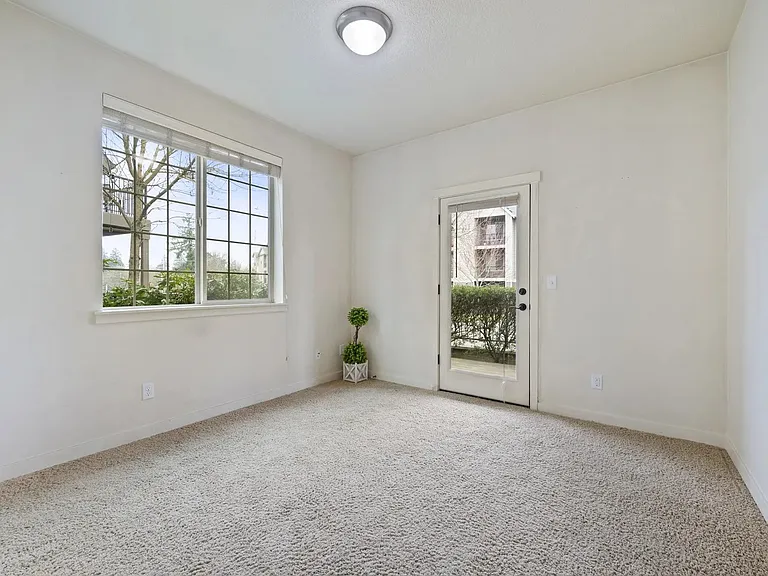 7907 NE Rockne Way — Photo 20