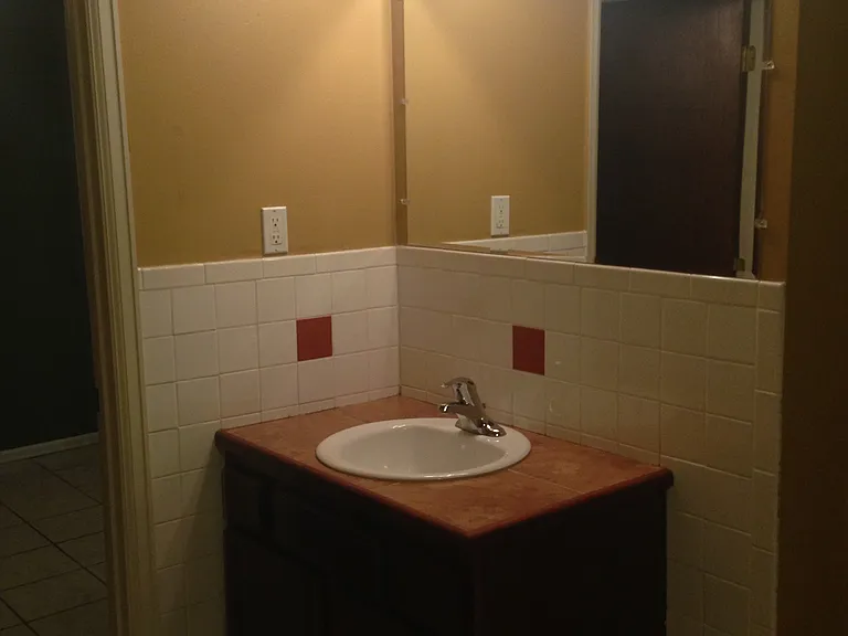 201 Lamkin St #202 — Photo 8