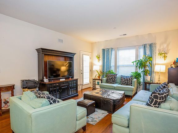 3rd image of 1412 Kirkland Ct Suite 1412