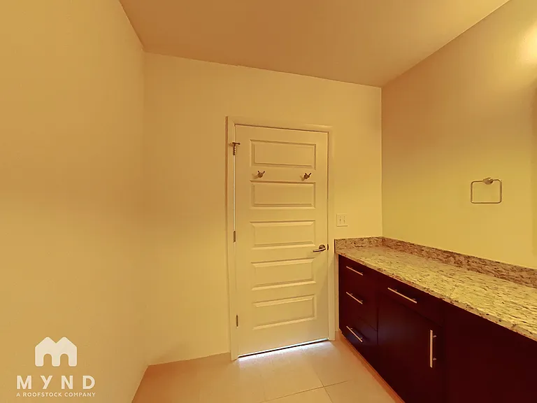 1080 Peachtree St NE #1406 — Photo 16