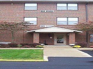 1600 Adams Ln, Zanesville, OH 43701