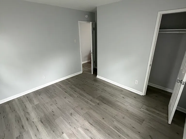 1726 Hosmer Ln — Photo 12