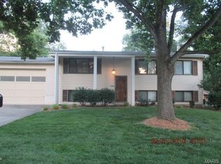 440 Fairview Ct, Ballwin, MO 63021