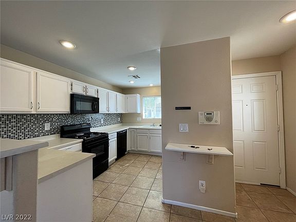 3rd image of 3248 Villa Fiori Ave