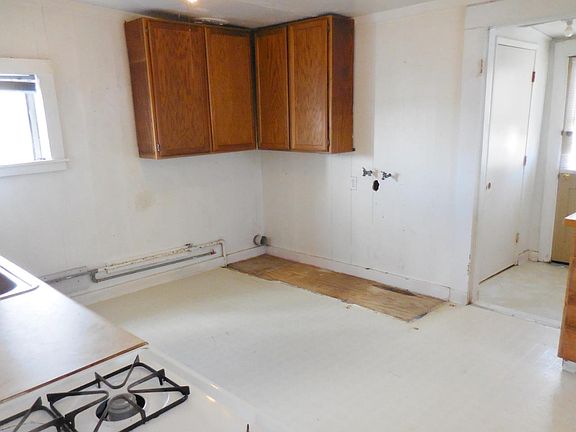 4th image of 395 Amador Ave