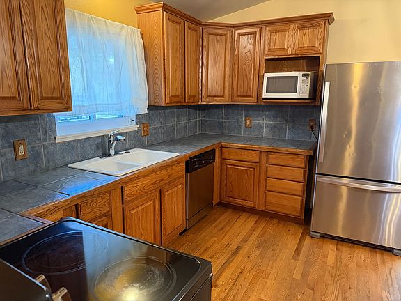 3rd image of 2527 Delwood Ave