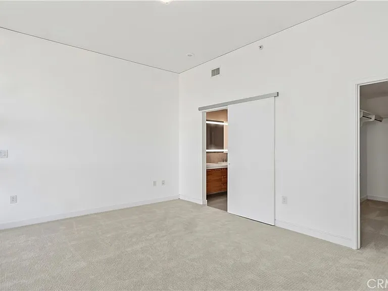 9 Macarthur Pl #N2002 — Photo 23