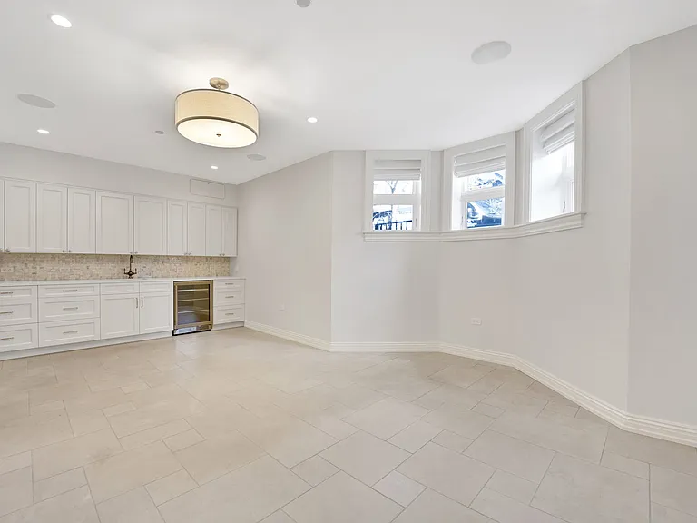 105 W Chestnut St #105 — Photo 22