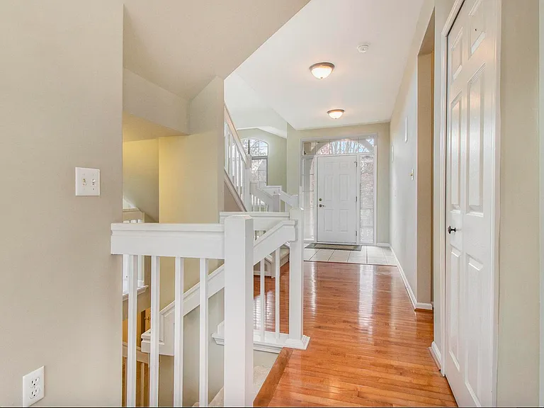 5974 Versailles Ave — Photo 27
