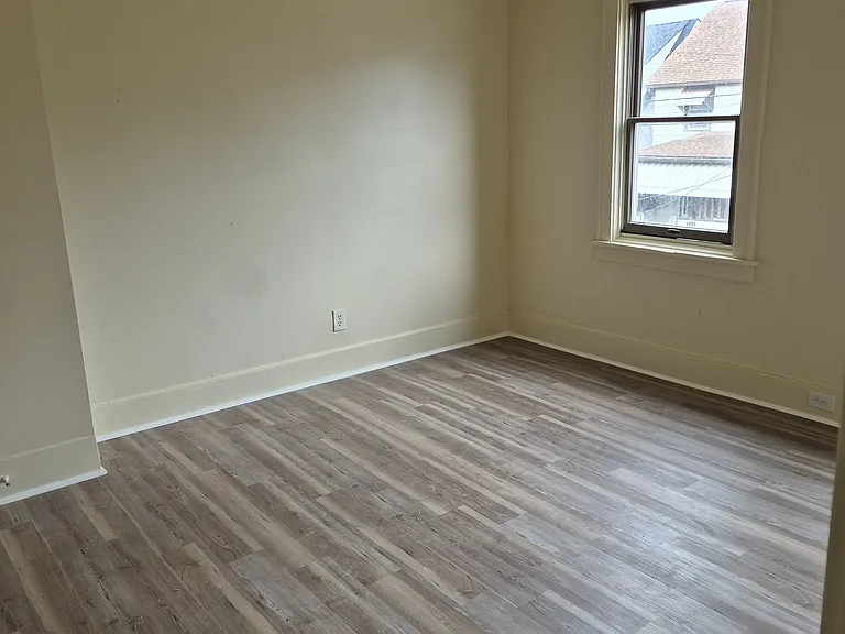 3116 Grover St — Photo 10