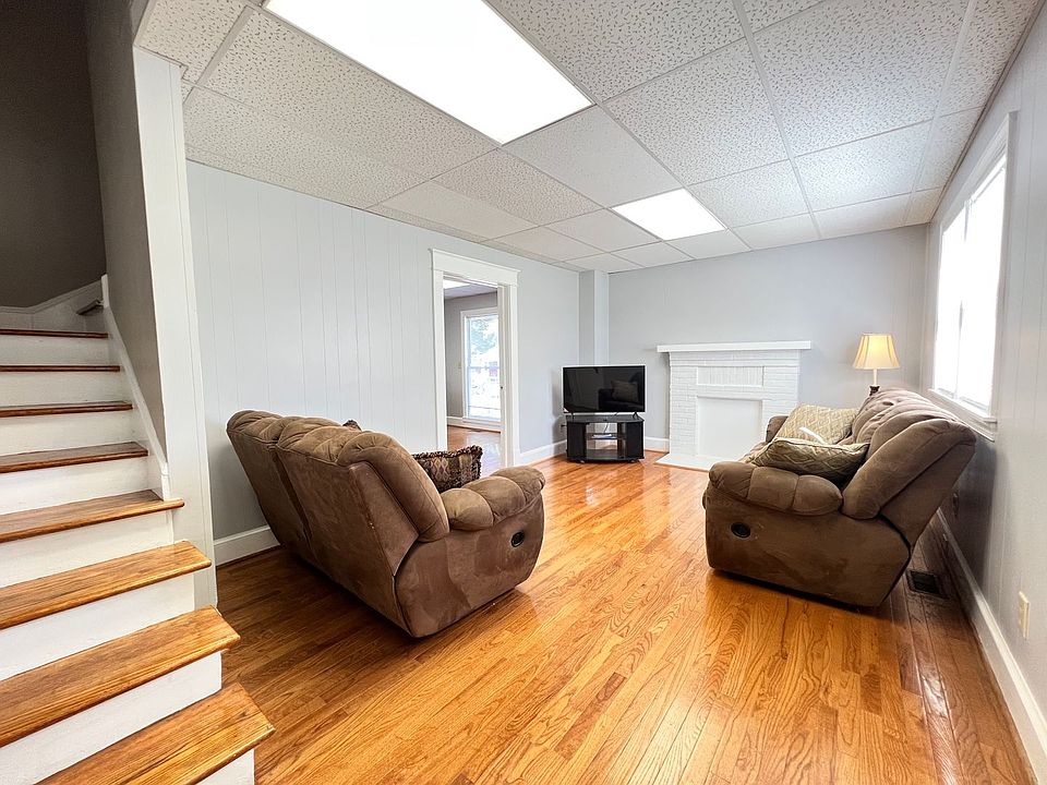 1st image of 427 E Atlantic St