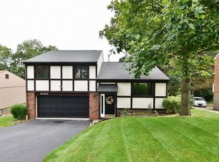 5162 Lantern Hill Dr, Pittsburgh, PA