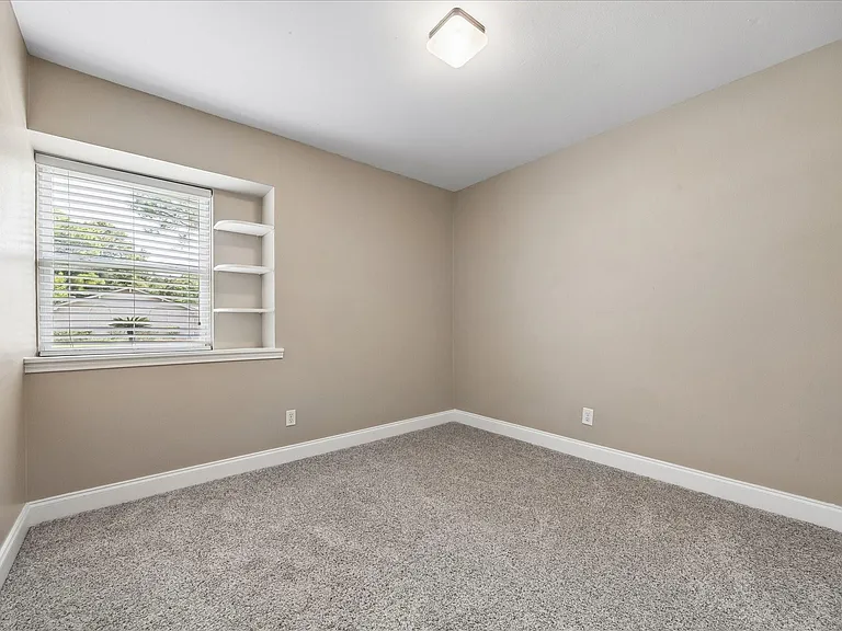 12322 Nova Ct — Photo 25