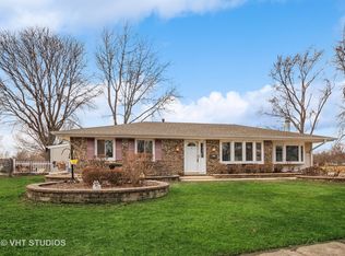 928 Royal Ct, Schaumburg, IL