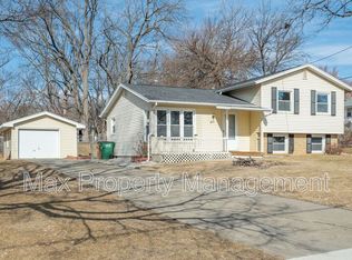 8171 Harbach Blvd, Clive, IA 50325