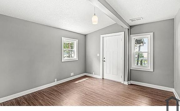 3rd image of 237 S Keystone Ave