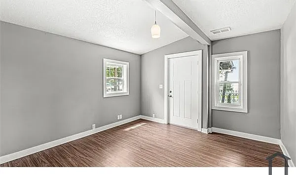 237 S Keystone Ave — Photo 3