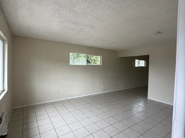 2052 Esther Dr APT C, Modesto, CA 95350