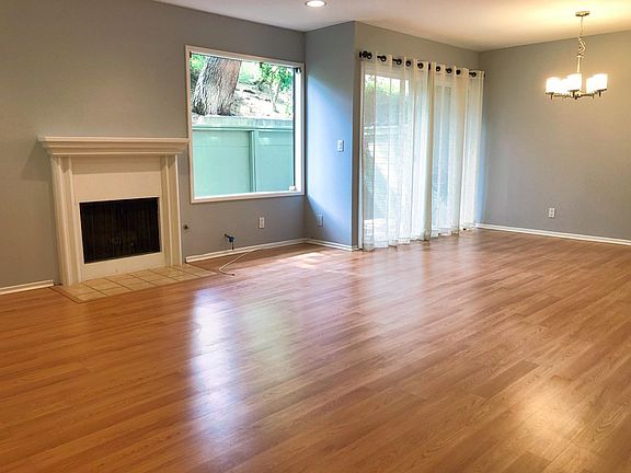 2nd image of 22127 Burbank Blvd