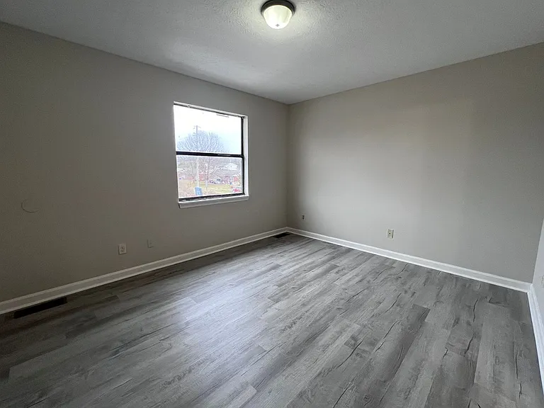 424 Jennings Dr — Photo 8