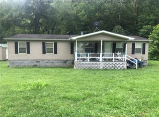10738 Charleston Rd, Clendenin, WV 25045