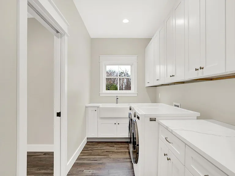 2110 S Smith Rd — Photo 19