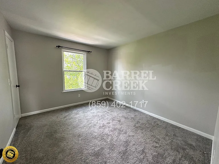 130 Ewing Ave — Photo 9