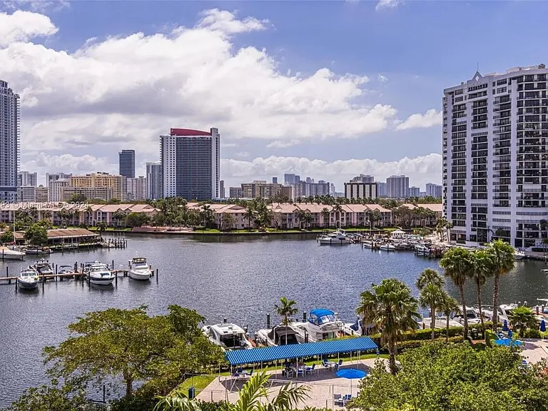 2500 Parkview Dr #412 — Photo 41