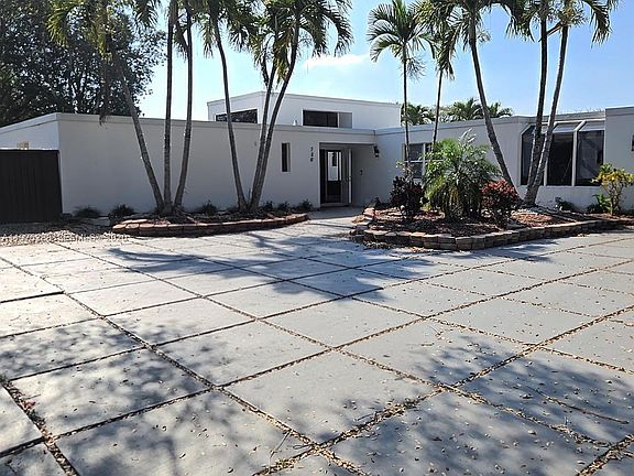 2nd image of 740 Conch Shell Pl