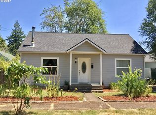 820 S 2nd St, Cottage Grove, OR 97424