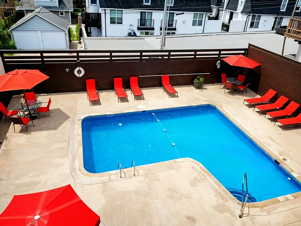 Plaza La Belle Apartments