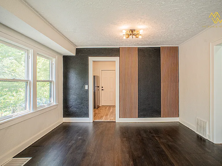 3938 Myrtle Ave — Photo 5