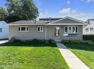 23134 Detour St, Saint Clair Shores, MI 48082