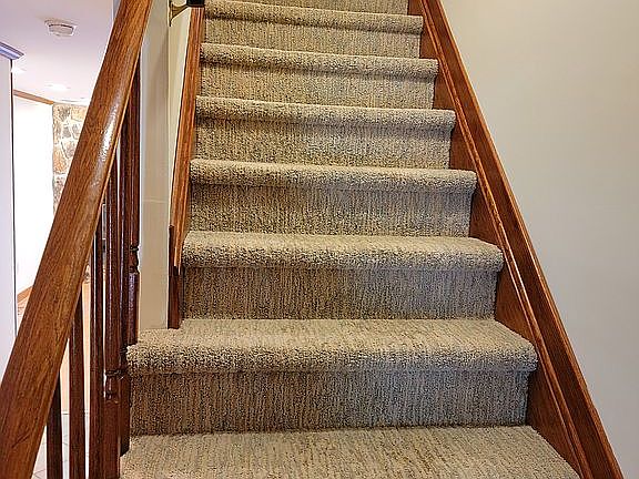 4th image of 25 Oak Ln